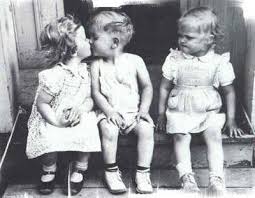 The Girl On The Right Her Face Is Perfect Kids Kiss Jealousy Photo