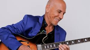 Larry Carlton