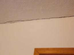 High elongation properties help the coating remain intact over hairline cracks caused by thermal changes in the substrate and offer excellent hiding properties. Cracks Where Wall Meets Ceiling
