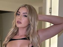 Im shamed for having online boyfriends – people pity my partner but I make  £40K a week - The Mirror