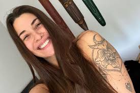 Participa en escape perfecto en telefé, donde, por su simpatía y desparpajo, se convirtió en conductora junto al chino leunis. Ivana Nadal Poso En Ropa Interior Tras Su Ultima Cirugia Estetica Bebes Nuevas La Nacion