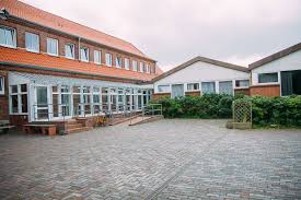 Die zimmer im gästehaus extra sind elegant in heller, freundlicher atmosphäre gehalten. Inselquartier Haus Detmold Jugend Und Gastehaus In Norderney