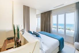 You benefit from zero luggage weight limits, including sports equipment. Le Petit Nice Passedat Marseille Aktualisierte Preise Fur 2021