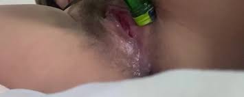 Awek singapore melancap dlm tandas - Malay Porn