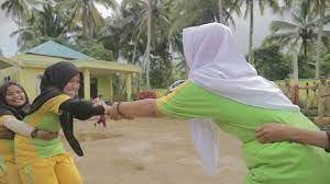 Ya tentu saja.sangat penting dan bermanfaat.permainan tradisional sangat berbeda dari permainan modern.banyak keunggulan dari permainan ini, antara lain: Jelaskan Cara Membuat Pintu Gerbang Dalam Permainan Ular Kelabang Masnurul