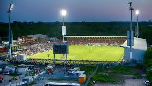 Das stadion von holstein kiel ist zu klein für die zweite liga. Neue Tribune Komplett Nutzbar Kiel Hofft Auf Zuschauerrekord
