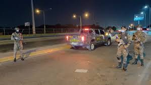 Las autoridades de salud pública y la policía nacional intervinieron a century plaza en santiago por violar el toque de queda y el distanciamiento. Presidente Abinader Extiende Toque De Queda Hasta El Martes 22 De Diciembre Y En El Mismo Horario Del Actual Enlace Digital