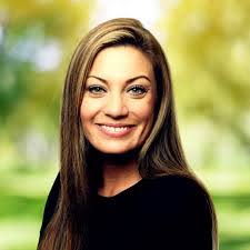 Dolores Kidd's Instagram, Twitter & Facebook