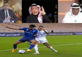 Life becomes more beautiful with family. Ø´Ø§Ù‡Ø¯ Ù…Ù† Ø±ÙƒÙ„ Ù…Ù† ÙÙŠ ÙƒØ±Ø© Ø§Ù„Ø´Ù‡Ø±ÙŠ ÙˆÙÙŠØ¬Ø³Ø§ Ù†Ù‚Ø§Ø´ Ø³Ø§Ø®Ù† Ø¨Ø¨Ø±Ù†Ø§Ù…Ø¬ Ø§Ù„Ø¯ÙˆØ±ÙŠ Ù…Ø¹ ÙˆÙ„ÙŠØ¯ ØµØ­ÙŠÙØ© Ø§Ù„Ù…Ø±ØµØ¯