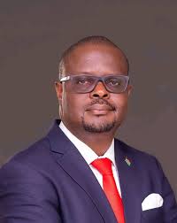 Mundiperekere moni kwa Dr Mary Shaba.