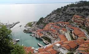 Abbiamo 27 alloggi in vendita per la tua ricerca di portopiccolo sistiana a partire da 410.000€. Se Hai Soldi Non Ci Vieni Recensioni Su Portopiccolo Sistiana Sistiana Tripadvisor