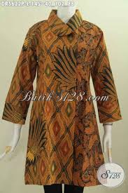 Menjelaskan model baju batik unik terkini, baju batik kerja, baju batik kantor, baju batik nah., dari sedikit ulasan tentang desain baju batik kantor wanita elegan di atas, maka tidak ada. Baju Batik Wanita Karir Dress Batik Kerah Miring Formal Desain Mewah Motif Klasik Proses Printing Menunjang Penampilan Lebih Anggun Dan Mempesona Dr5622p L Toko Batik Online 2021