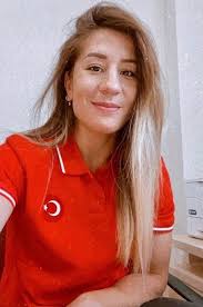 Babası naim adar, annesi ayşegül adar'dır. Zsq0vhgfwabwbm