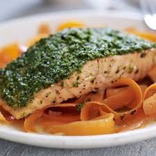 Norwegischer Lachs Mit Pesto Und Orangen Mohren Rezept Pesto Lachs Lachs Gerichte Rezepte