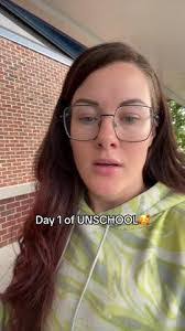 Rae Stanton's Instagram, Twitter & Facebook