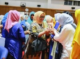 Pengukuhan pengurus baru dharma wanita persatuan periode 2019 2024. Halalbihalal Dharma Wanita Persatuan Dki Jakarta Beritajakarta Id