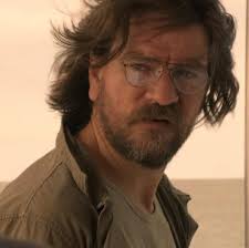 This man is gunning for WORST FATHER OF THE YEAR (no spoilers please!) :  r/OuterBanksNetflix