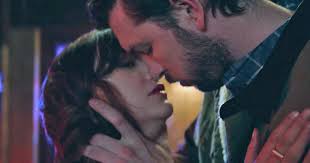 Niebezpieczny kochanek": Komediowy thriller o antyerotycznym zabarwieniu