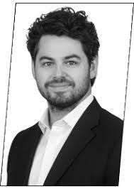 Debbie Lau's Instagram, Twitter & Facebook