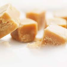 Sucre A La Creme Au Sirop D Erable Ricardo Recipe Maple Fudge Fudge Recipes