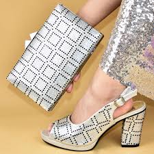 Dónde comprar bolso plateados baratos. Conjunto De Zapatos Y Bolsos Plateados Conjunto De Zapatos Y Bolsos Para Fiesta De Boda Con Bolsa De Piedras A Juego Buy Zapatos Y Bolso De Bolsa De Zapatos De Fiesta Product On