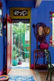 Mexican Interior With Blue Walls And Colorful Decor Boho Chic Interior Colorful Interiors Bohemian Decor