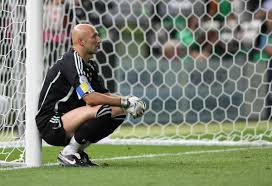 He has been married to kim. Match Of The Day Pa Twitter 2006 Fabien Barthez 2010 Maarten Stekelenburg 2014 Sergio Romero 2018 Danijel Subasic The Last Four Goalkeepers To Lose A Worldcup Final Have