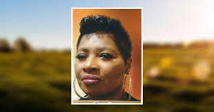 Elaine Gooch's Instagram, Twitter & Facebook