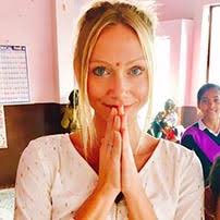 Jen Jarosik's Instagram, Twitter & Facebook