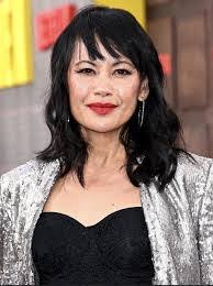 Jennifer Mudge's Instagram, Twitter & Facebook