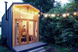Auf den stechenden ammoniakgeruch im haus will man sicherlich verzichten. Im Tiny House An Der Eider Ubernachten Geschichten Aus Dithmarschen