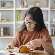 Siapa yang menginginkan dunia dan akhirat maka dengan ilmu. 30 Kata Kata Mutiara Tentang Buku Pendorong Agar Rajin Membaca Ragam Bola Com