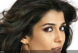 Tara D'souza to debut