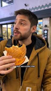 Comunque il telo di one piece ce lo meritiamo… facciamo una petizione?  #cibo #mangiareacaso #FoodTok #foodblogger #foodbloggeritaliani #fastfood  #giappone #tokyo #onepiece