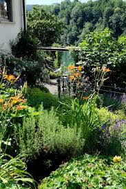 Filigrane Metallkonstruktion Fur Pergola Und Gelander Naturgarten Mensch Und Natur Garten