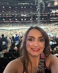 Hillary Atkinson's Instagram, Twitter & Facebook