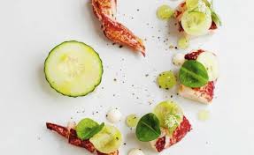 Recette De Homard Poche Concombre Poivre De Timut Et Oseille Par Gregory Marchand