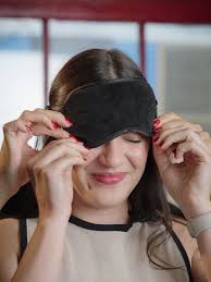 🥢 Salmon & Avocado Uramaki Fresh salmon + creamy avocado in every per...