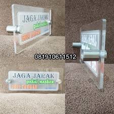 Papan nama ruang biasanya diaplikasikan oleh sebagai perlengkapan sekolah , perusahaan, kantor swasta / pemerintah, rumah sakit, puskesmas, dll. Papan Nama Ruang Akrilik Jasa Pembuat Papan Nama Akrilik Bandung