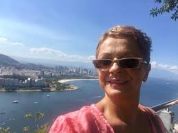 FLARE — Fatima Simon, 63 Licenciée en Droit au Brésil /...