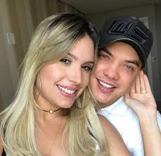 Os pais da pequena ysis, de três anos, anunciaram a gravidez no último sábado, 17, em uma festa que reuniu amigos e familiares para comemorar o aniversário de thyane, segundo a purepeople. Mulher De Wesley Safadao Aprova Novo Corte De Cabelo Do Cantor Voceaki