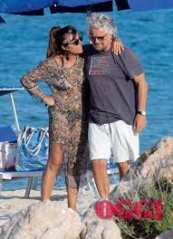 From wikipedia, the free encyclopedia. Beppe Grillo Con La Moglie Parvin Tadjk Relax A 5 Stelle In Sardegna Foto Esclusive Gossip