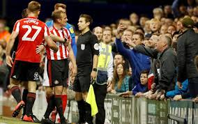 H2h stats, prediction, live score, live odds & result in one place. Sunderland Player Punched And Kicked By Portsmouth Fan After Falling Over Hoardings In Fractious Play Off Clash