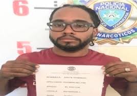 Detienen médico y dos más en una finca con marihuana