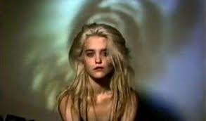 Sky Ferreira S Lost In My Bedroom Gets A Gritty Lo Fi Video Treatment Http Allthingsgomusic Com Sky Ferreira Lost In My Sky Ferreira Sky Ferreira Hair