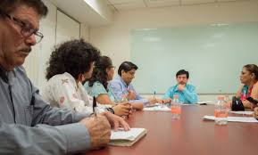 Sin dejar de mencionar que comenzó su carrera como dibujante político en el diario el día. Atiende Diputado Antonio Helguera A Regidores De Chilpancingo