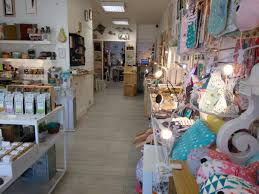 Vous serez même mieux de choisir un endroit comme un camping sauvage. Guide Des Boutiques De Createurs Office De Tourisme