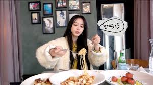 한예슬 / han ye seul (han hye seul) real name: Followed Big Time Actor Han Ye Seul Reveals Photo Of Her Boyfriend Fans Congratulate Her