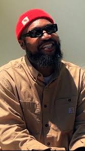 « You can t have the rythm without the blues » ., Dave Giles II goes back  to the essence of hip house and its roots in the POC and Queer  communities., Watch the full interview