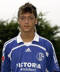 He transitioned from his youth career to his senior football career while playing for schalke 04. Pin On Schalke 04